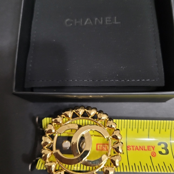 CHANEL BROOCH - Picture 3 of 5